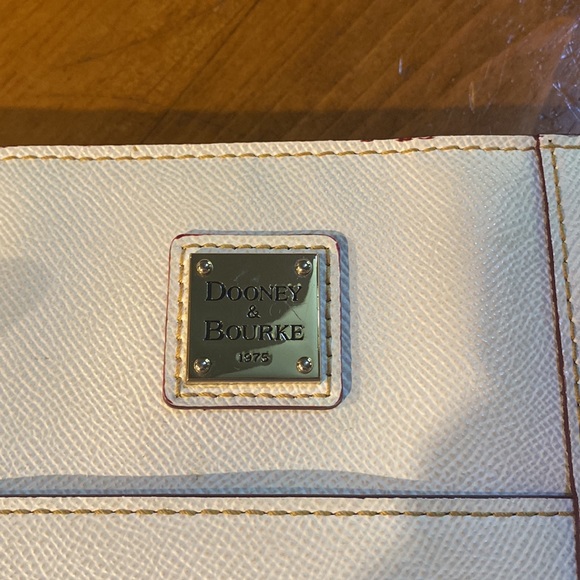 Dooney Bourke - Picture 4 of 10